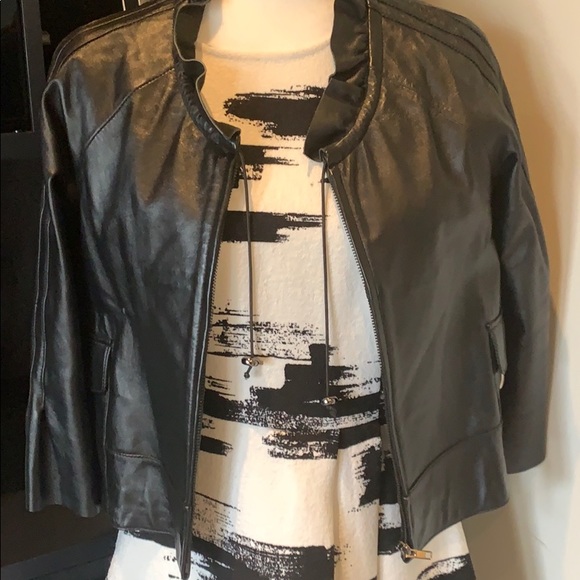 Woman leather jacket - Picture 1 of 8